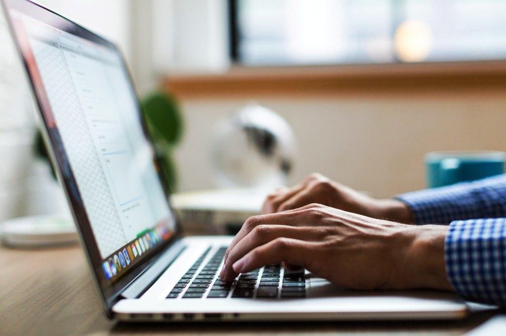 Free German to English translation